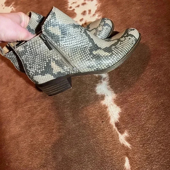 SOLD - Picture 2 of 7